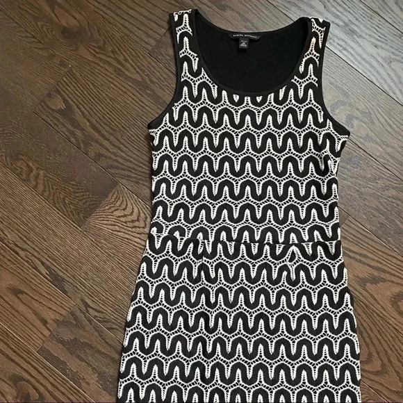 Banana Republic Petite Sheath Straight Lace Squiggle Black/White Dress 4P - Picture 3 of 10